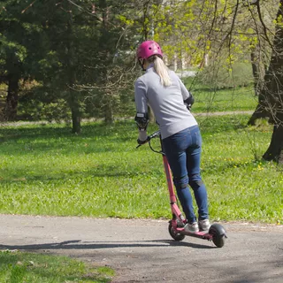 Električni skiro inSPORTline Skootie - črna