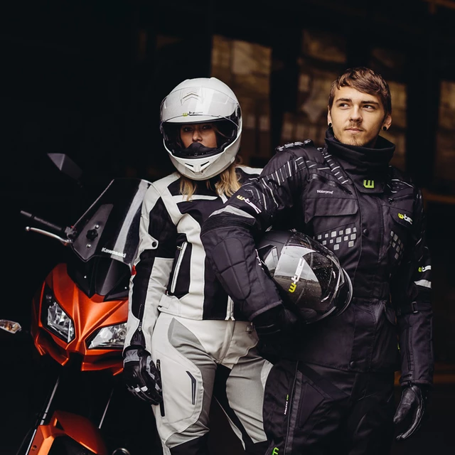Preklopna moto čelada W-TEC Vexamo V270 - bela