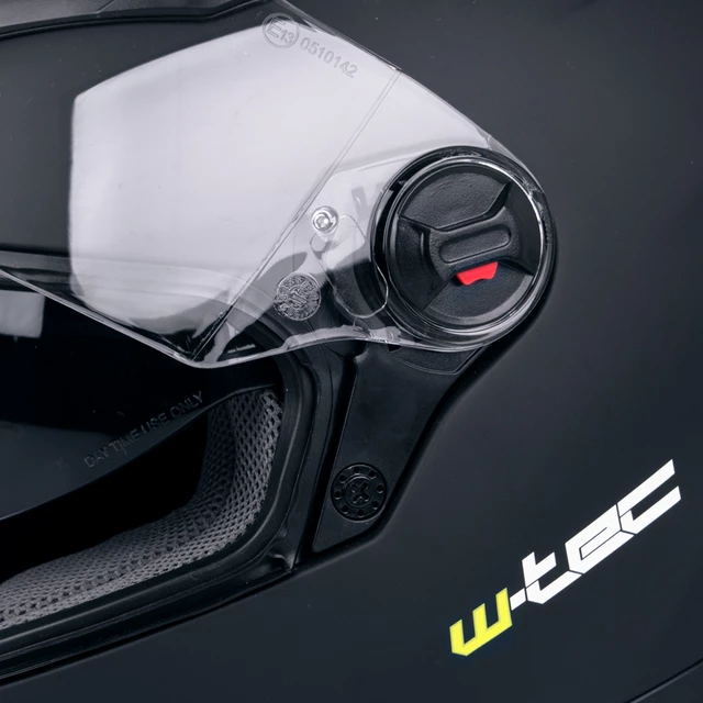 Integralna čelada W-TEC FS-811 - črna-mat